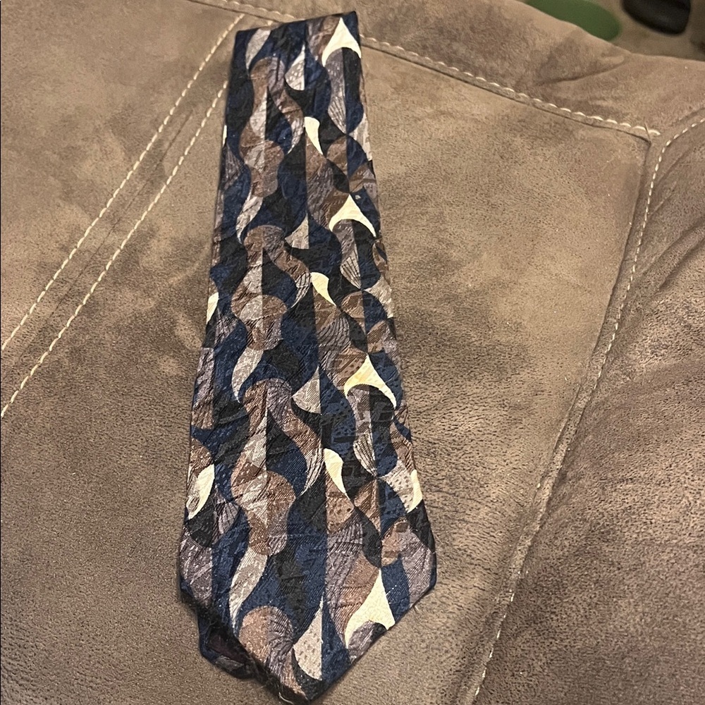 Elegant Patterned Tie in Blue and Gray